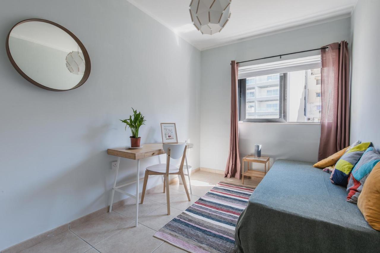 Stylish 3 Bedroom Apartment - St. Julians - 5 Mins From Balluta Bay Saint Julian's ภายนอก รูปภาพ