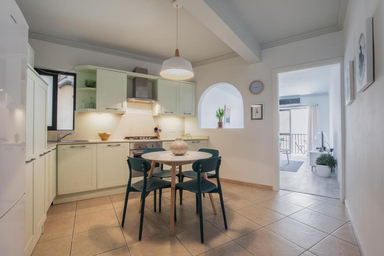 Stylish 3 Bedroom Apartment - St. Julians - 5 Mins From Balluta Bay Saint Julian's ภายนอก รูปภาพ
